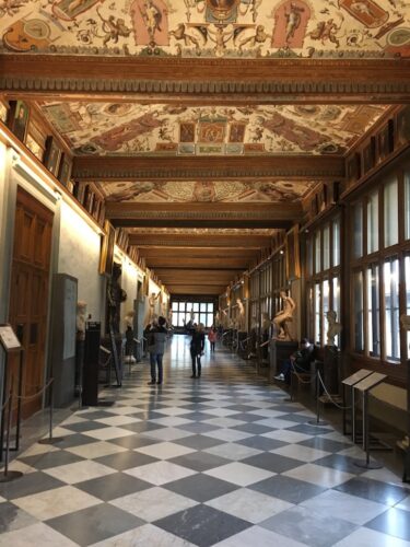 【フィレンツェ・ウフィツィ美術館】イタリア最大のルネッサンス絵画の美術館