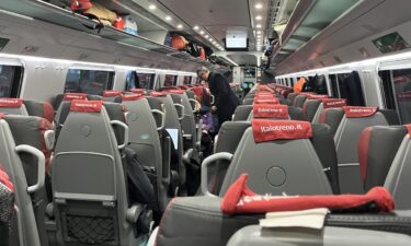 イタリアで電車のストライキと空港の霧に遭遇